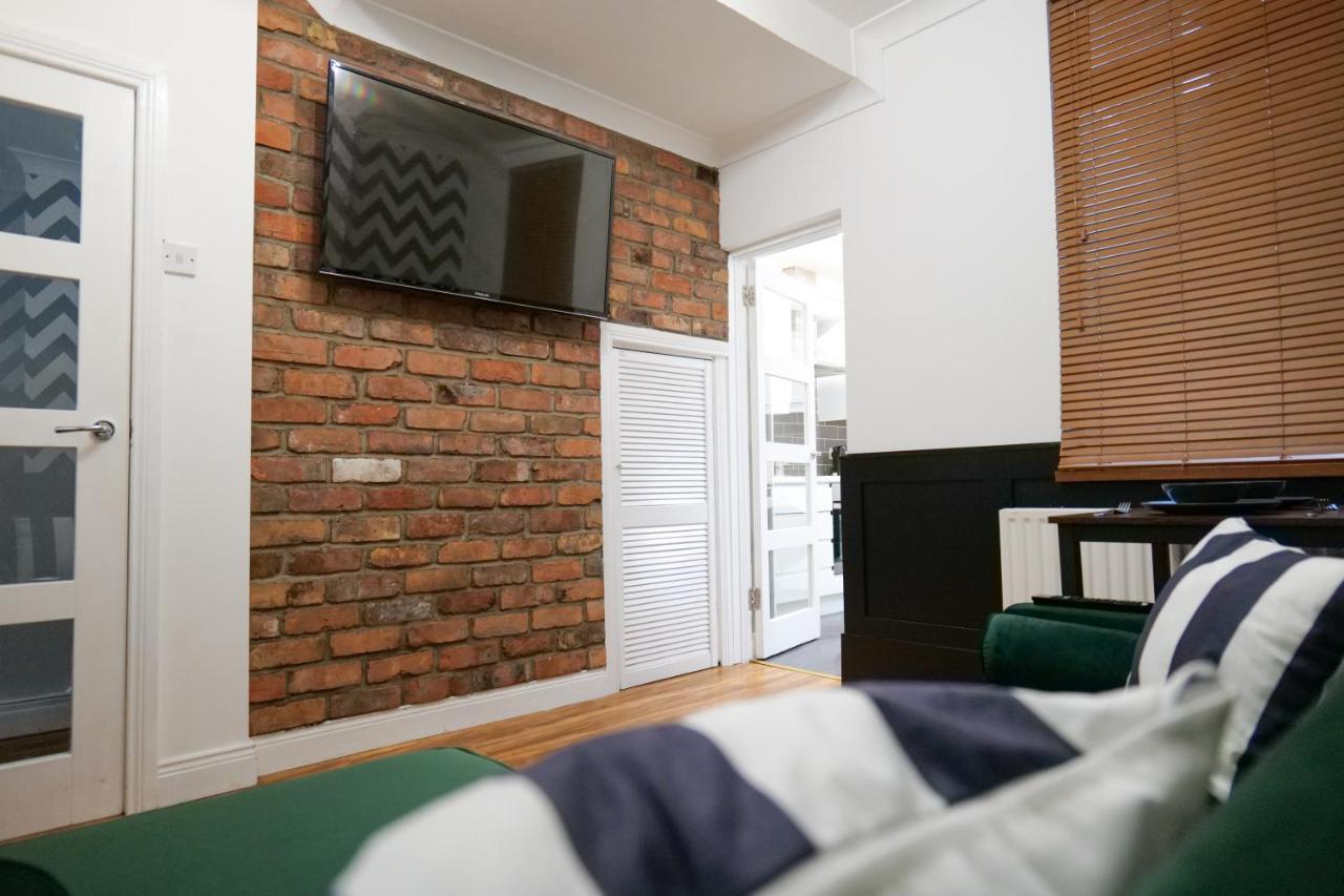 Broadway Belfast! Central Location! Sleeps 6! מראה חיצוני תמונה
