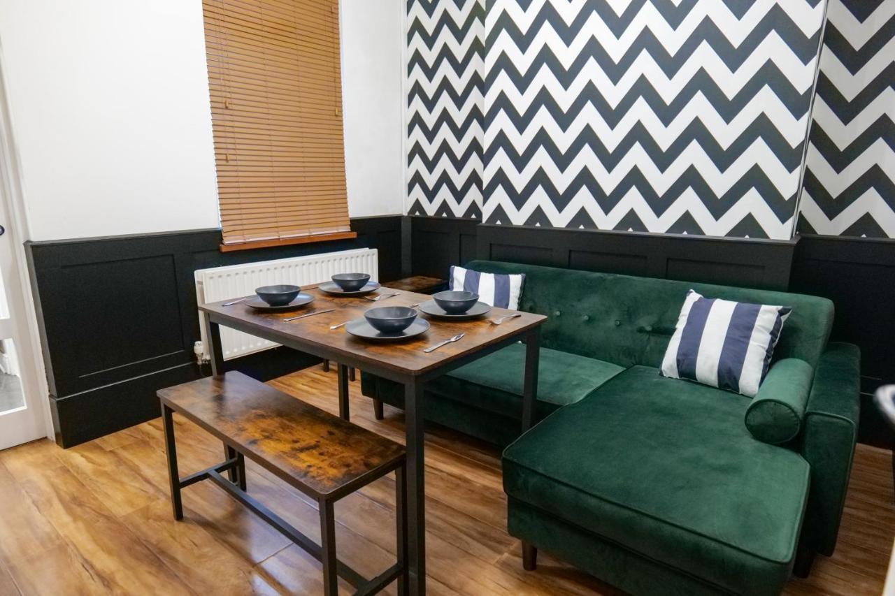 Broadway Belfast! Central Location! Sleeps 6! מראה חיצוני תמונה