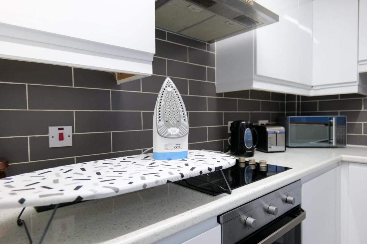 Broadway Belfast! Central Location! Sleeps 6! מראה חיצוני תמונה